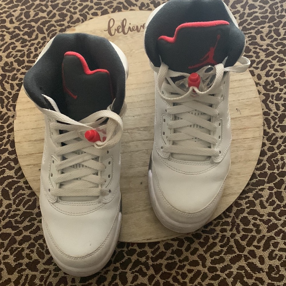 Jordan size 6 1/2 y fit women 7.5 or 8